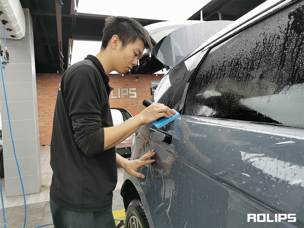 冬季貼車衣需要注意什么？剛貼完車衣下雪了怎么辦？（1）